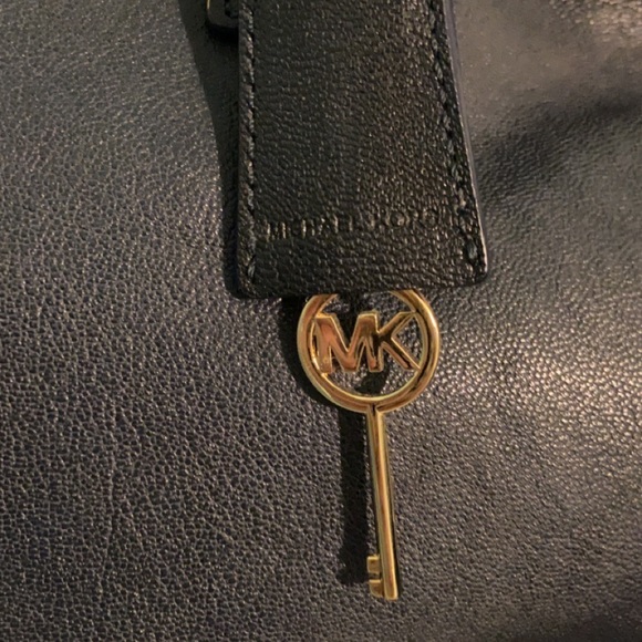 Michael Kors Hamilton Large Satchel - Picture 10 of 15